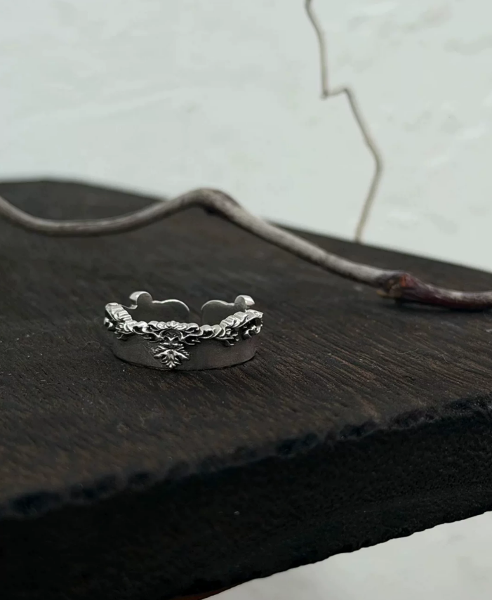 Droopvine Ring